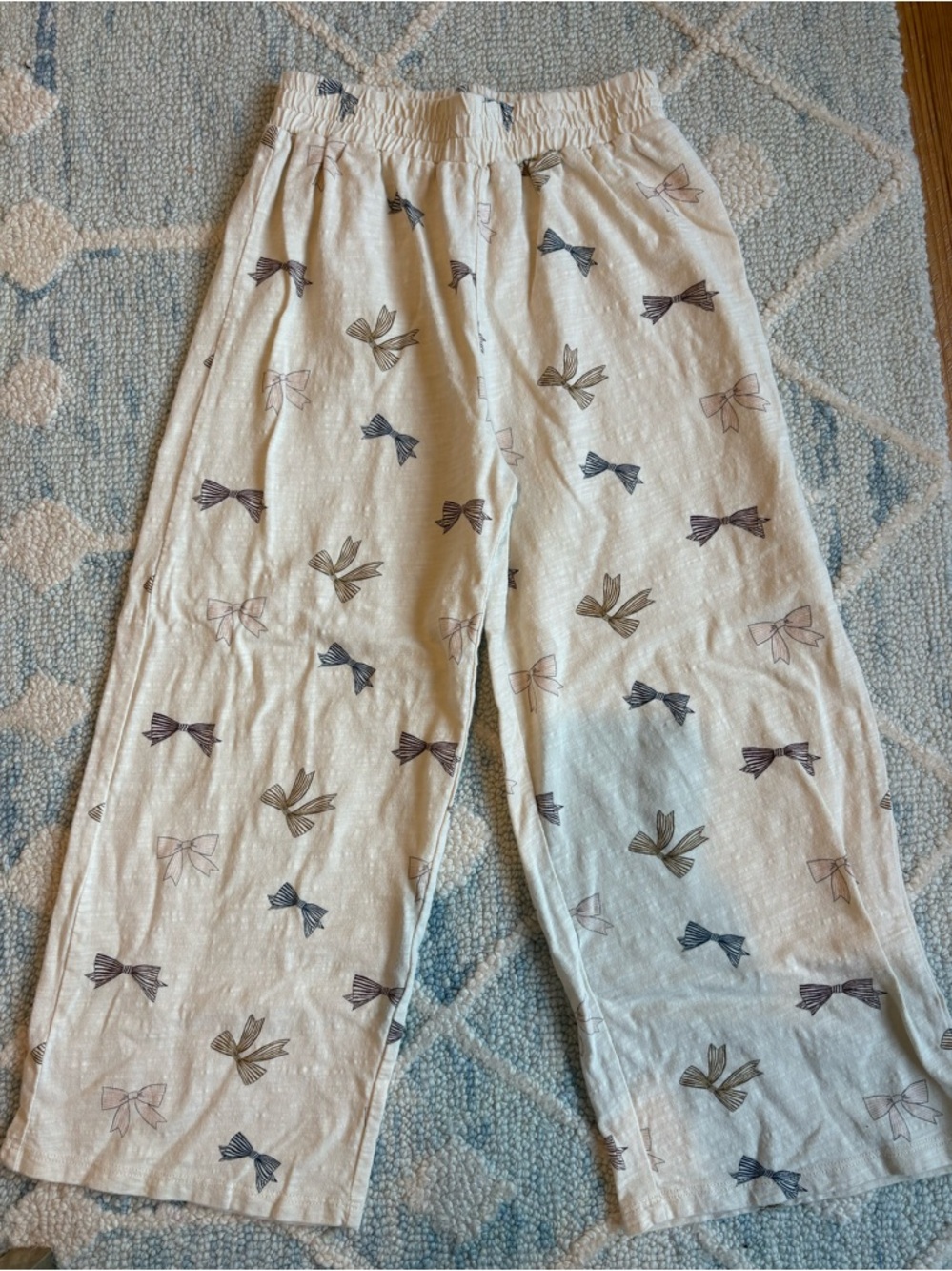 Rylee + Cru Cream Lounge Pants with Bow Print